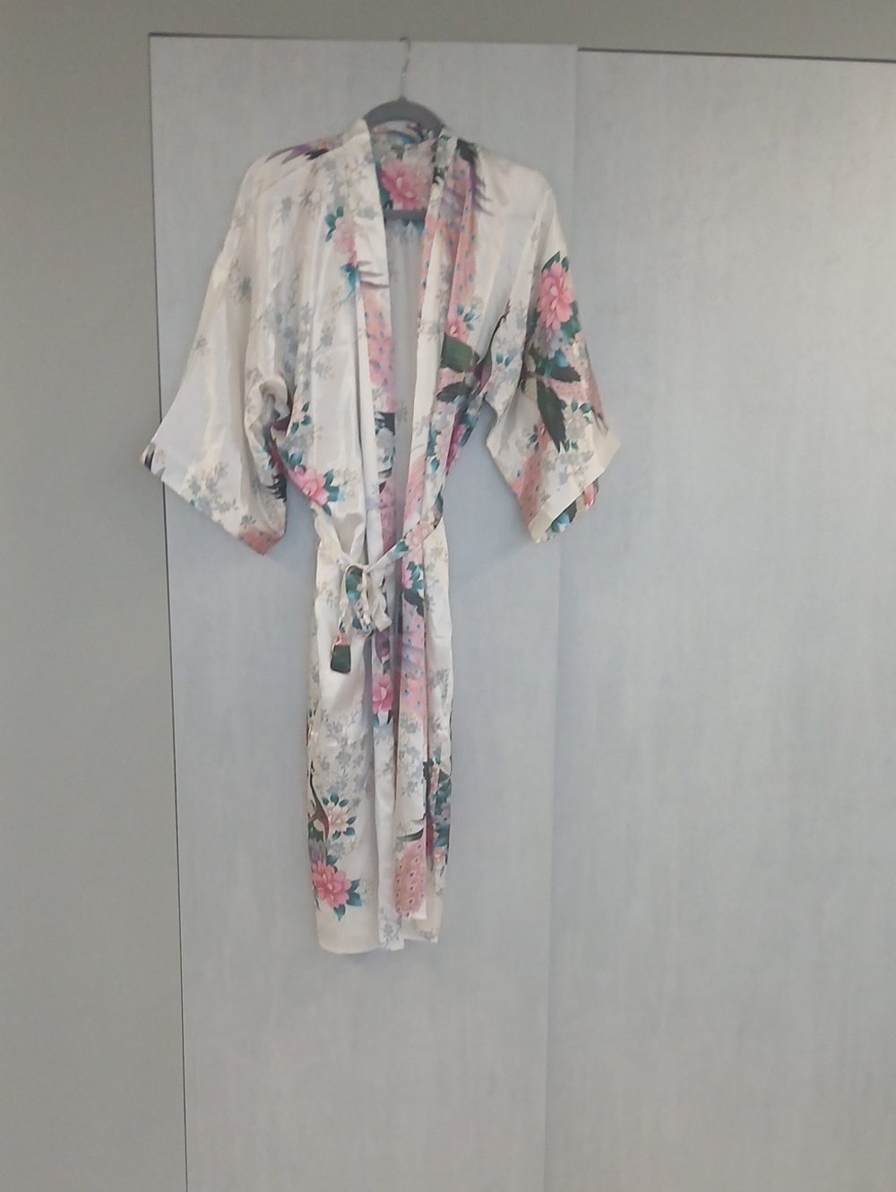 Floral Satin Kimono Robe in Cream and Pink